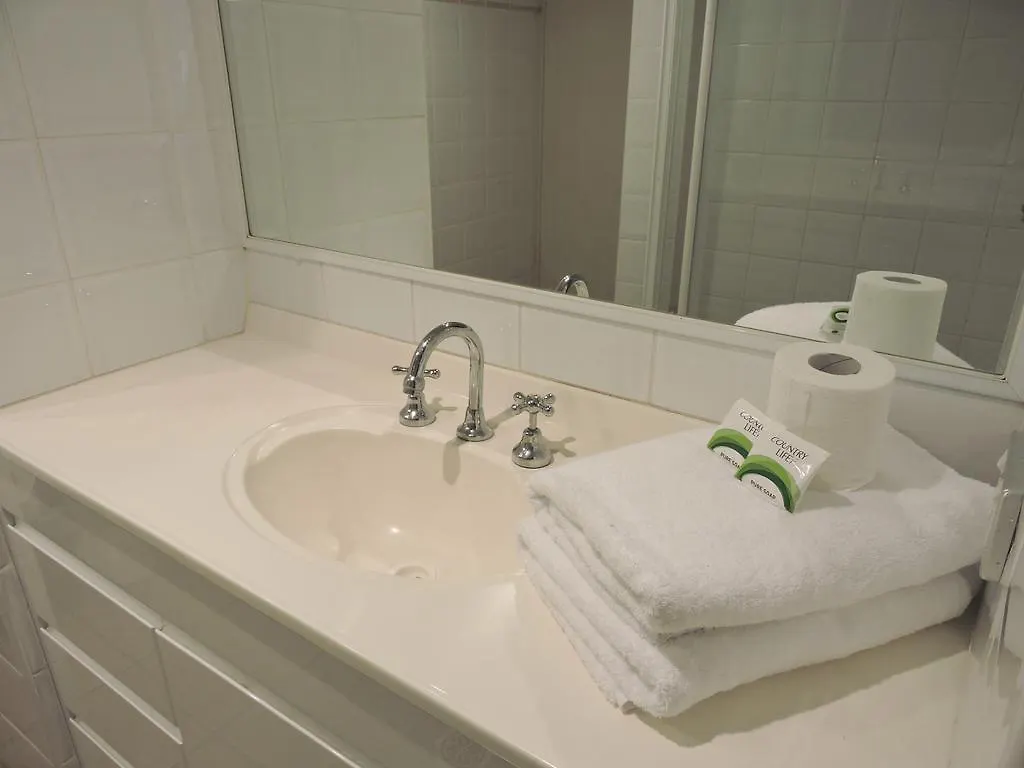 Aparthotel President Holiday Apartments - Absolute Beachfront Gold Coast