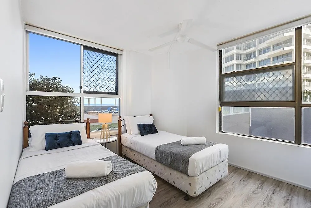 President Holiday Apartments - Absolute Beachfront Gold Coast