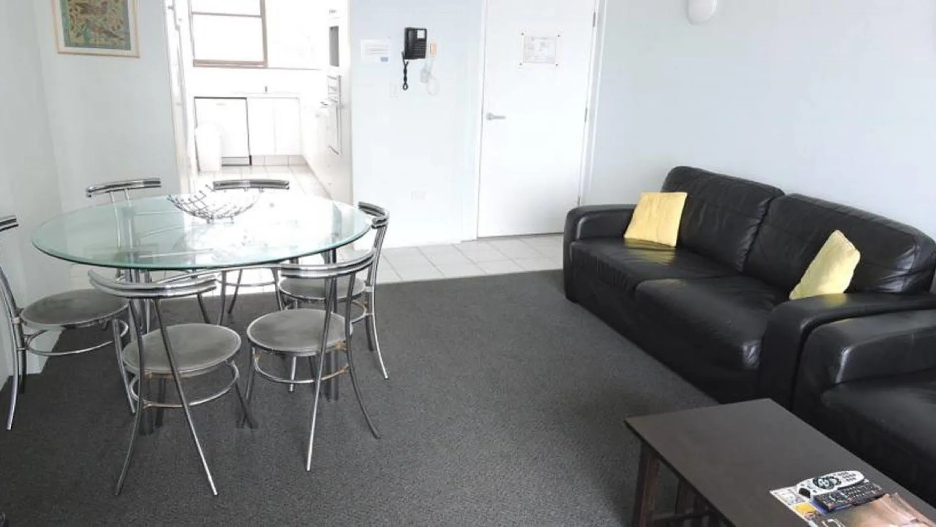 President Holiday Apartments - Absolute Beachfront Gold Coast