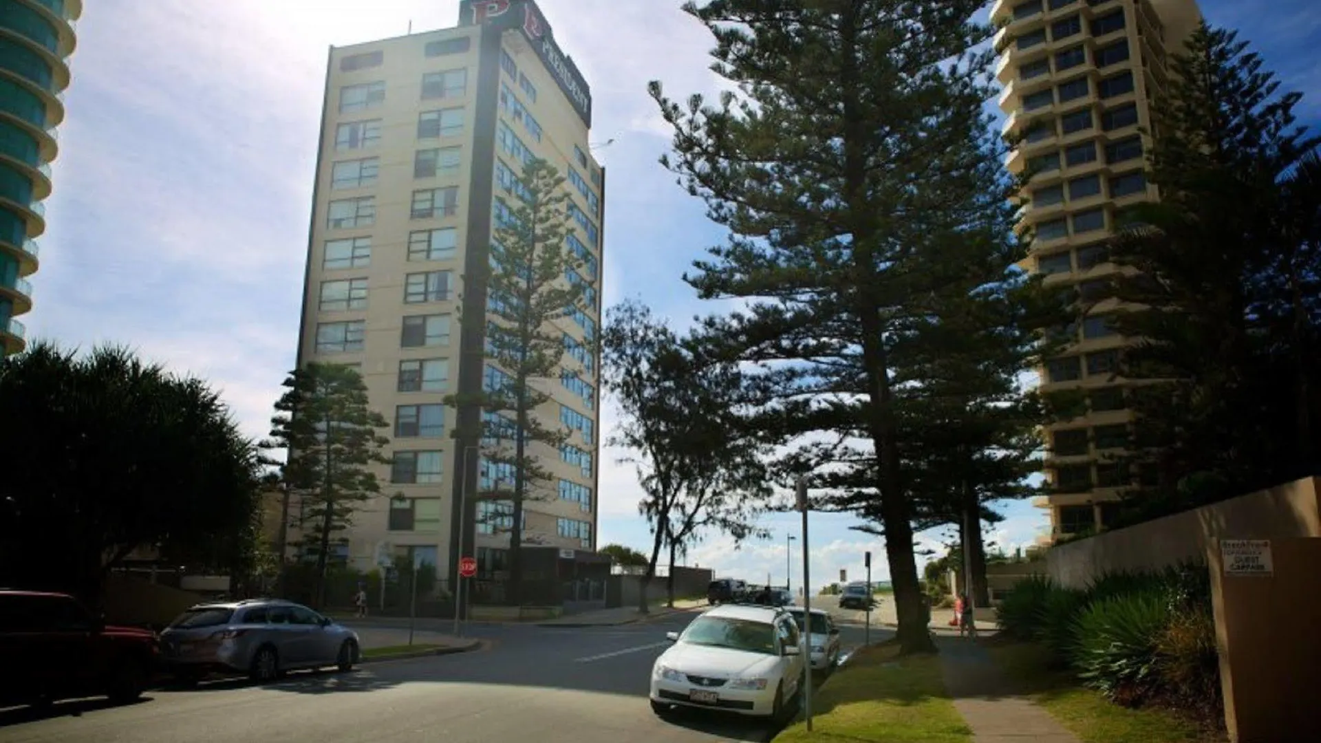 President Holiday Apartments - Absolute Beachfront Gold Coast 3*,